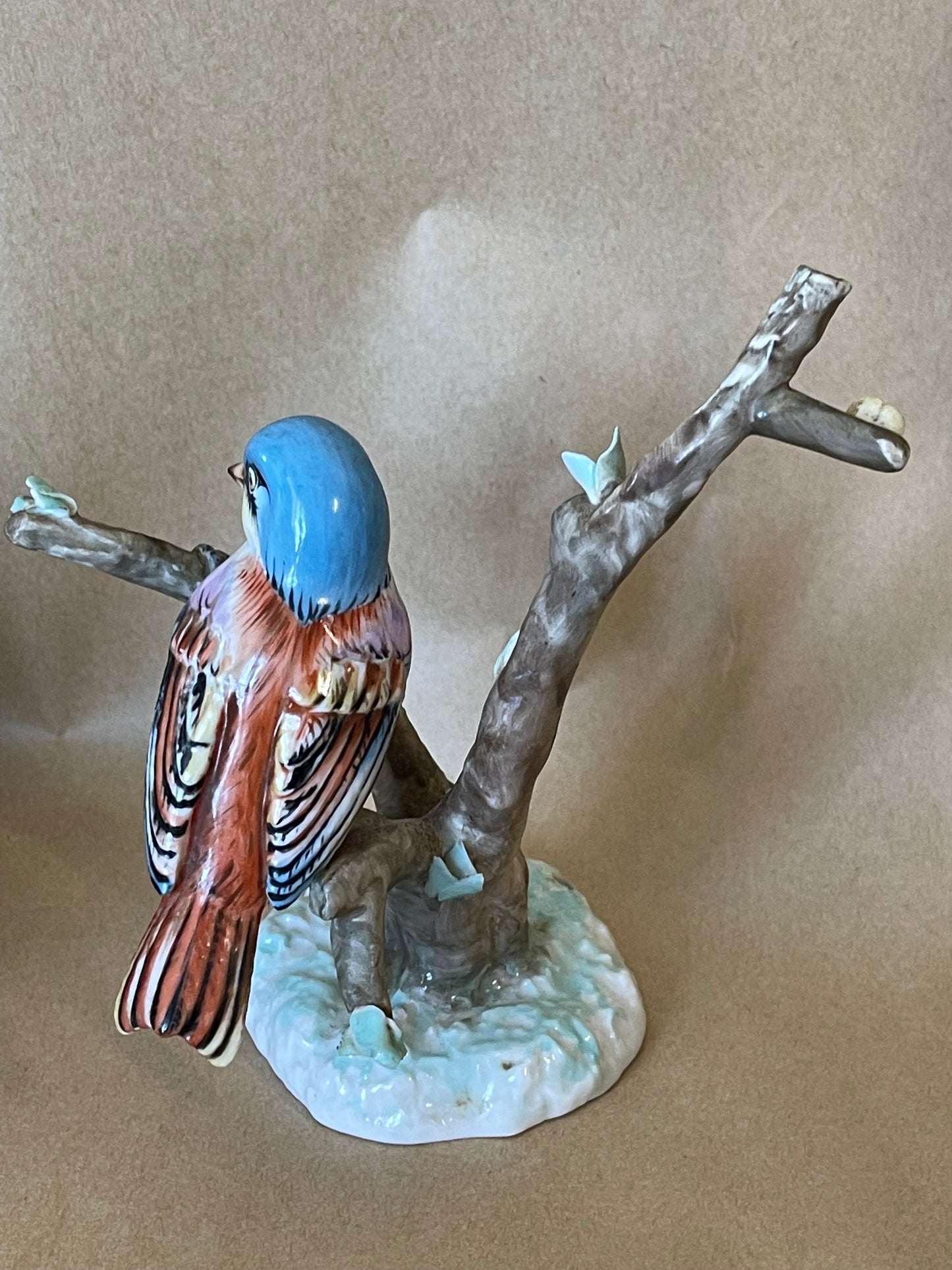 Oriole Bird in branch, Vista Alegre Sculpture Portugal