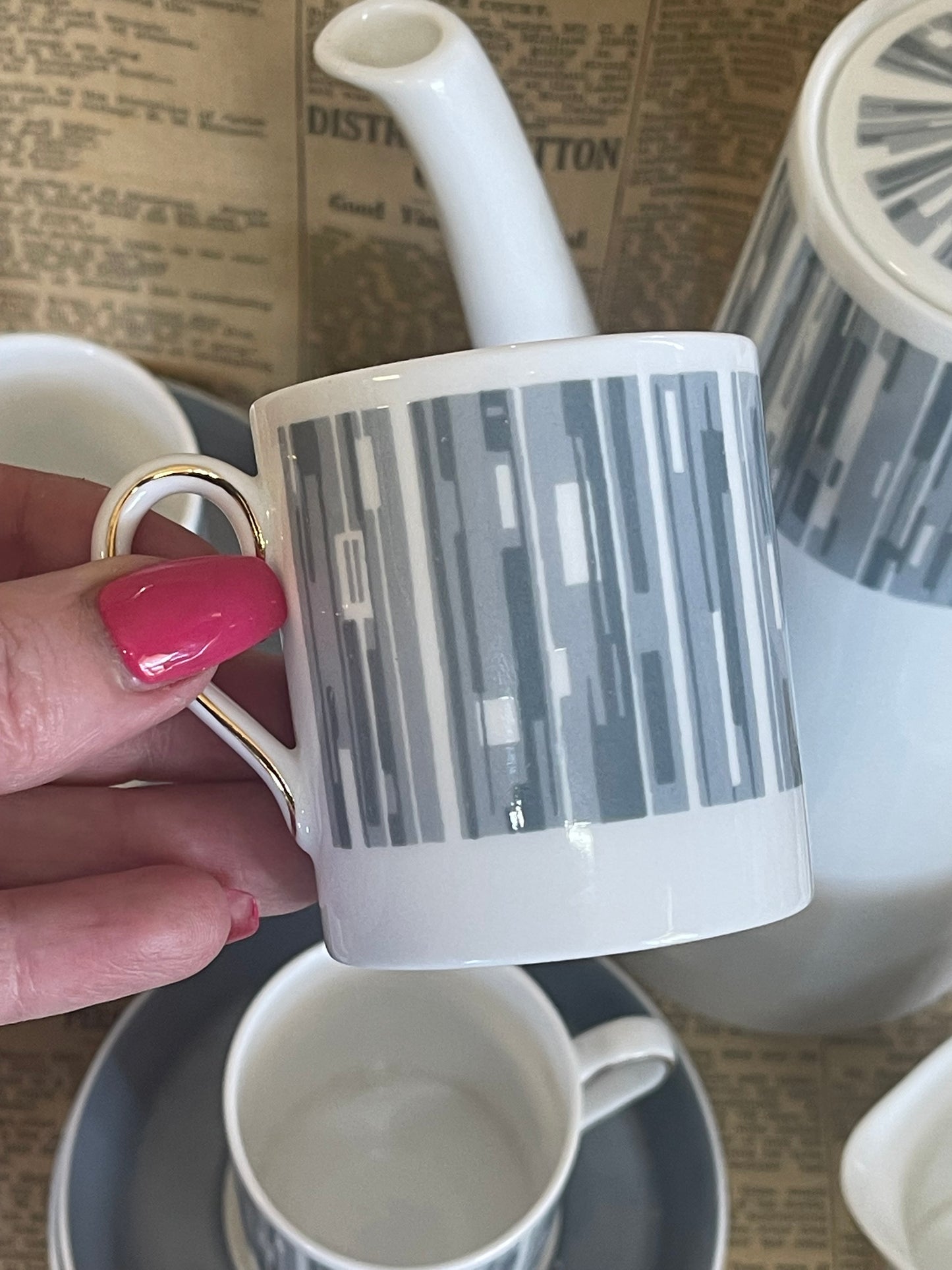 Tuscan Fine English Bone China Manhattan Retro Coffee Set: 4 coffee cups & saucers, milk jug, sugar & coffee pot