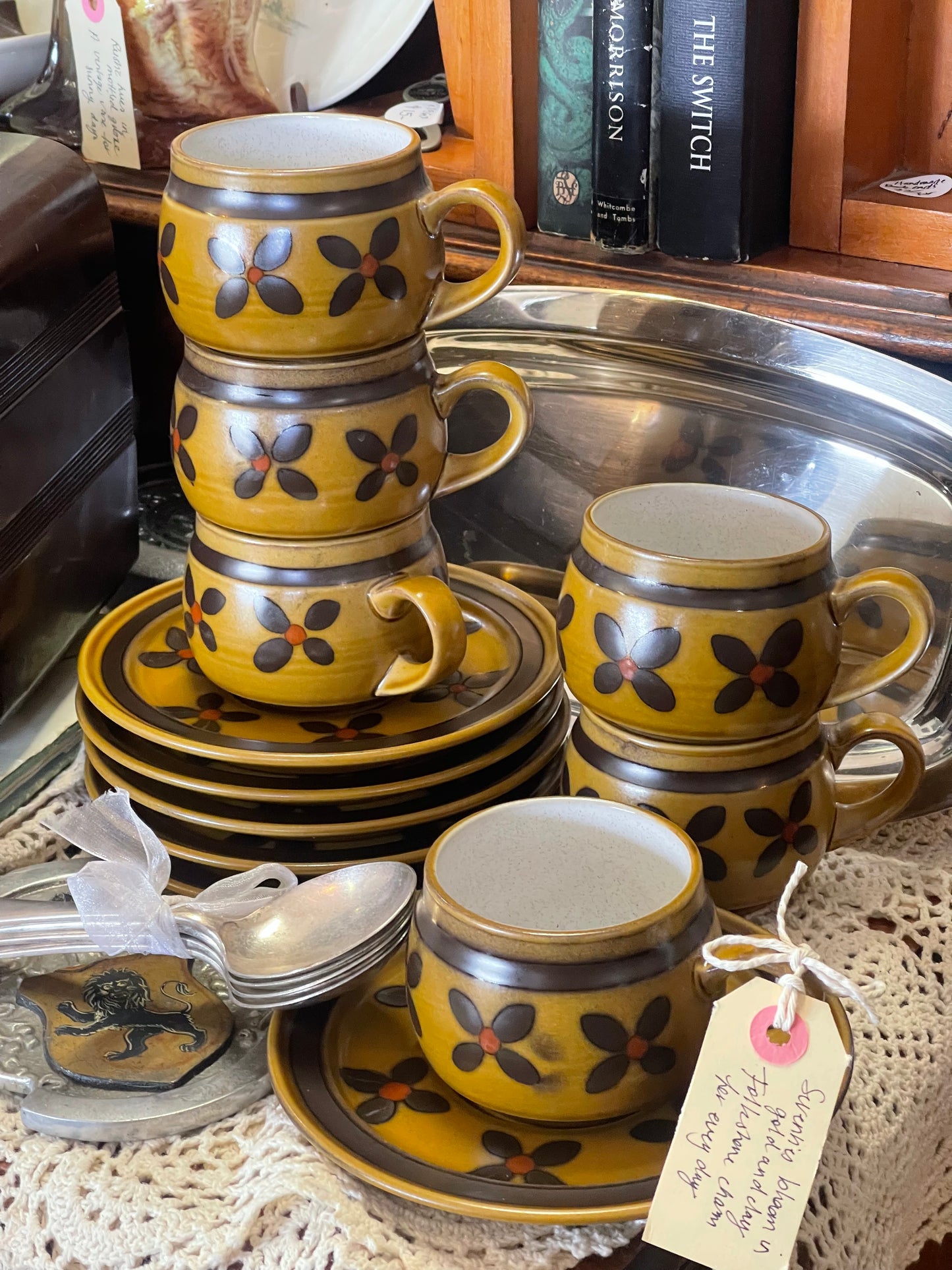 Vintage Noritake “Flower Time” Stoneware Cup & Saucer Set – 1970s Japan (Set of Six)