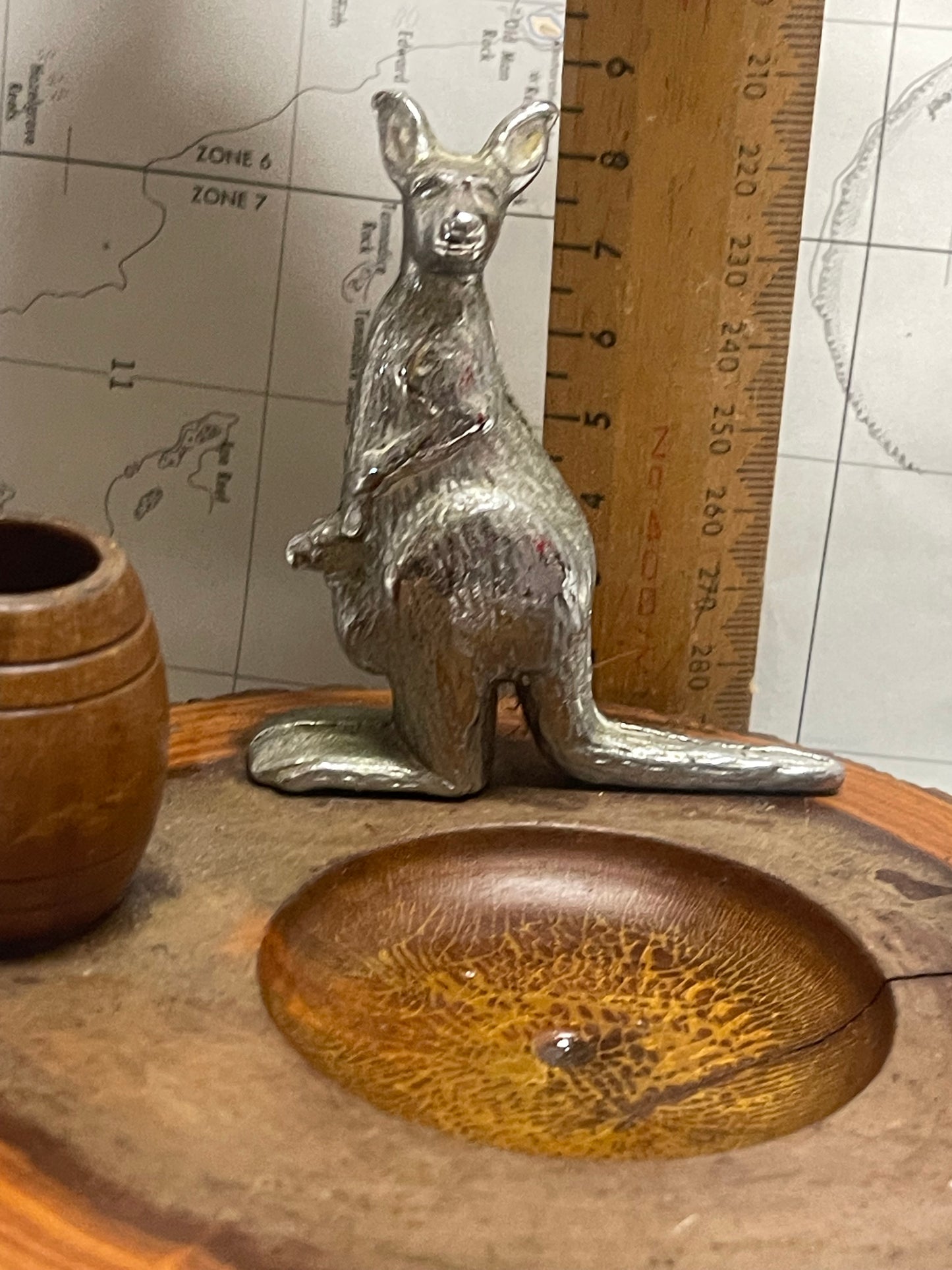 Vintage Australian Kangaroo Desk Tidy / Ashtray – c. mid-20th century