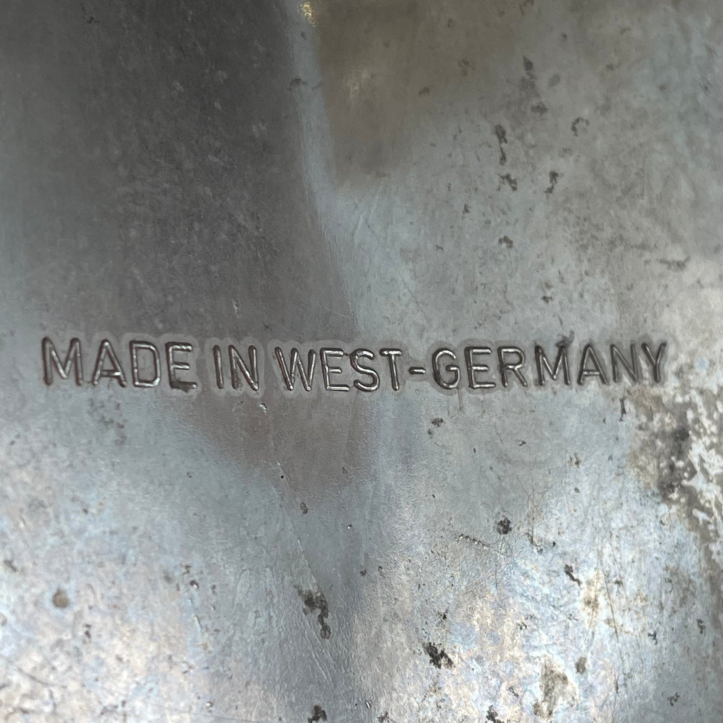 Vintage “Standard” Cast Aluminium Juicer – Made in West Germany