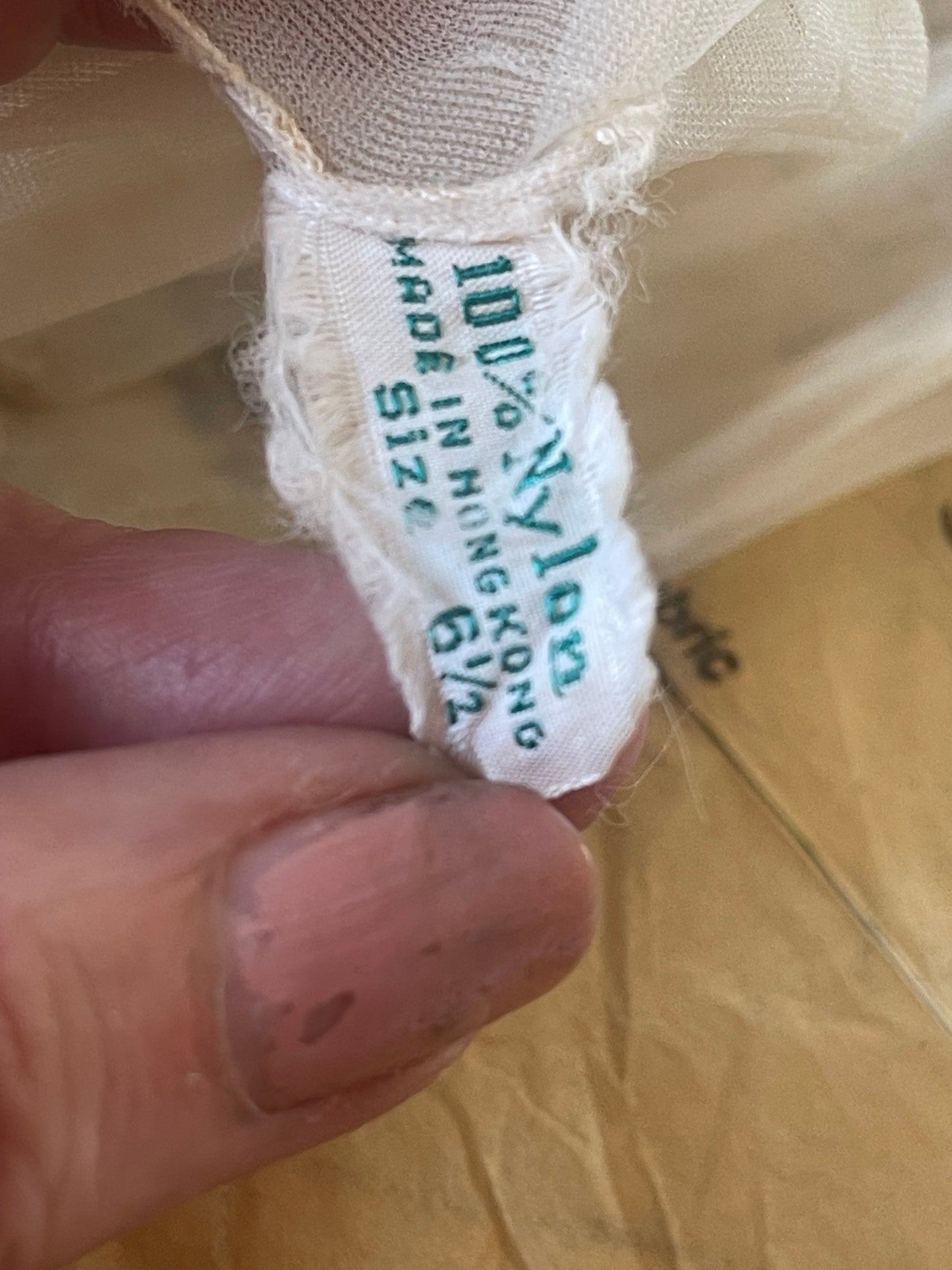 Vintage Sheer Nylon Gloves with Ruffled Pearl Cuff – 1950s/60s (Size 6½)