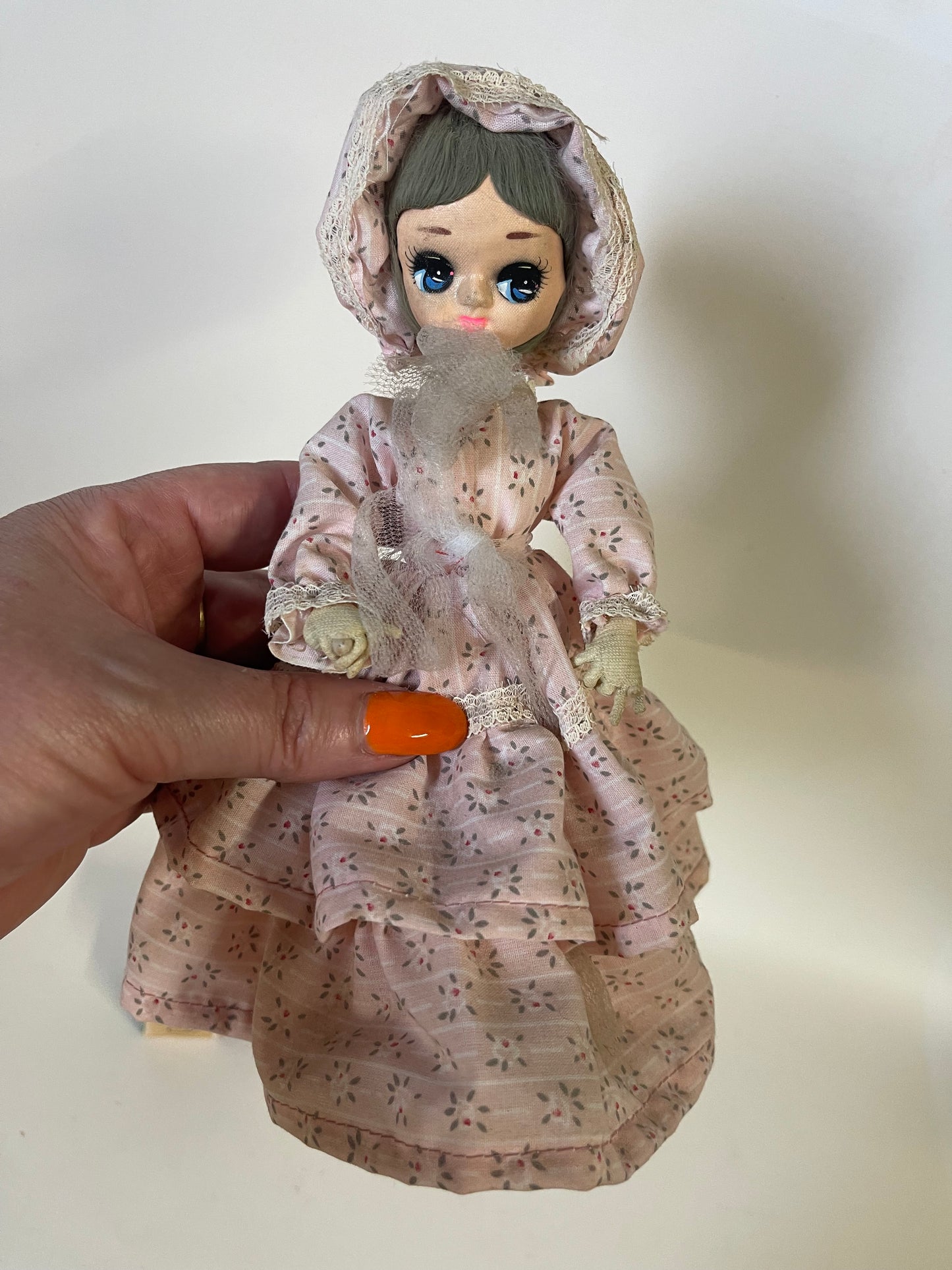 Vintage 70s BIG EYES BRADLEY DOLL-Made in Korea-Flower Dress w/ Bonnet