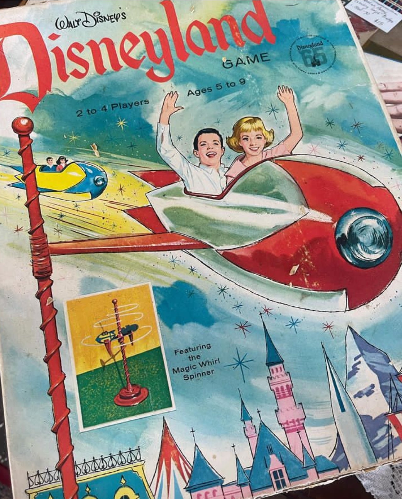 Walt Disney's hot Disneyland Board Game