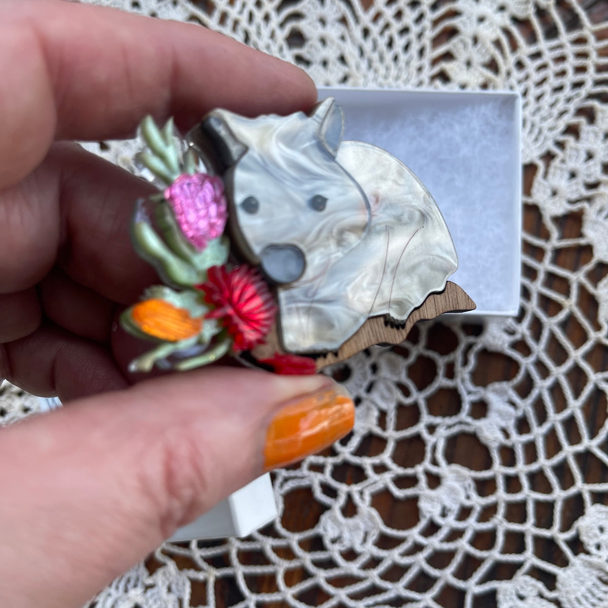 Wintersheart Brisbane Wombat Resin Brooch – Native Flowers – Original Box