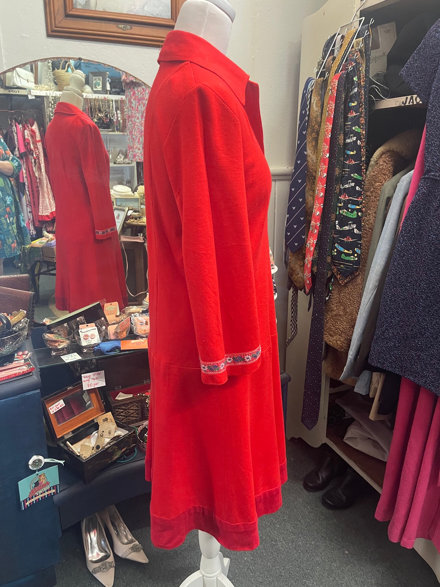 Vintage 70s red wool jersey shirt waist dress, size 10-12