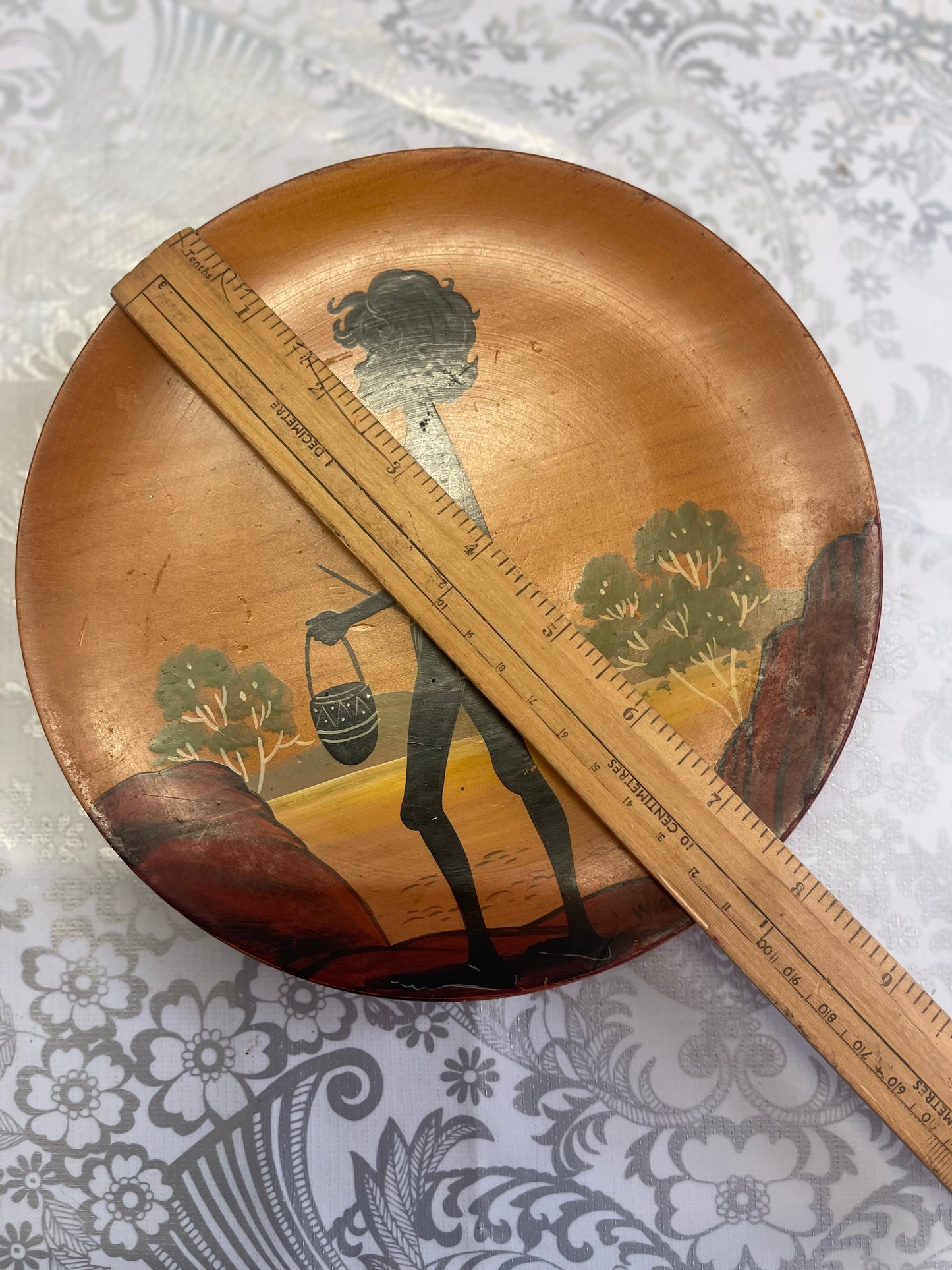 Vintage Australian Aboriginal Art painted small timber plate by Bill Onus Wirrin, Pemunga NT