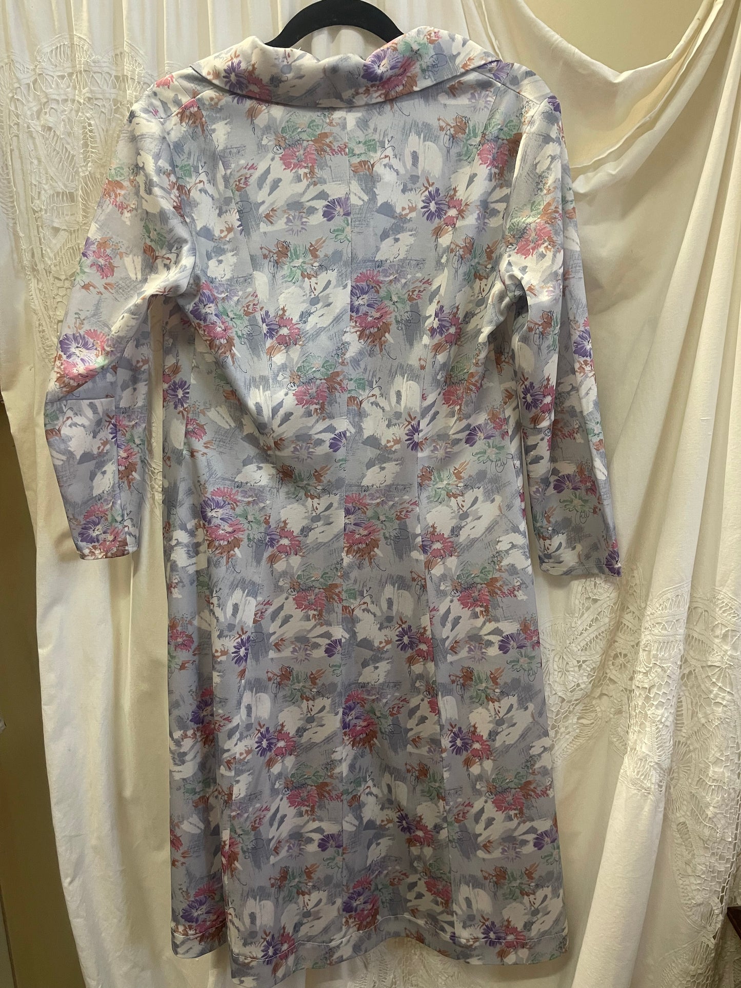 Soft Pastel Floral Dress – Vintage Style Button Front (Size 8–10)