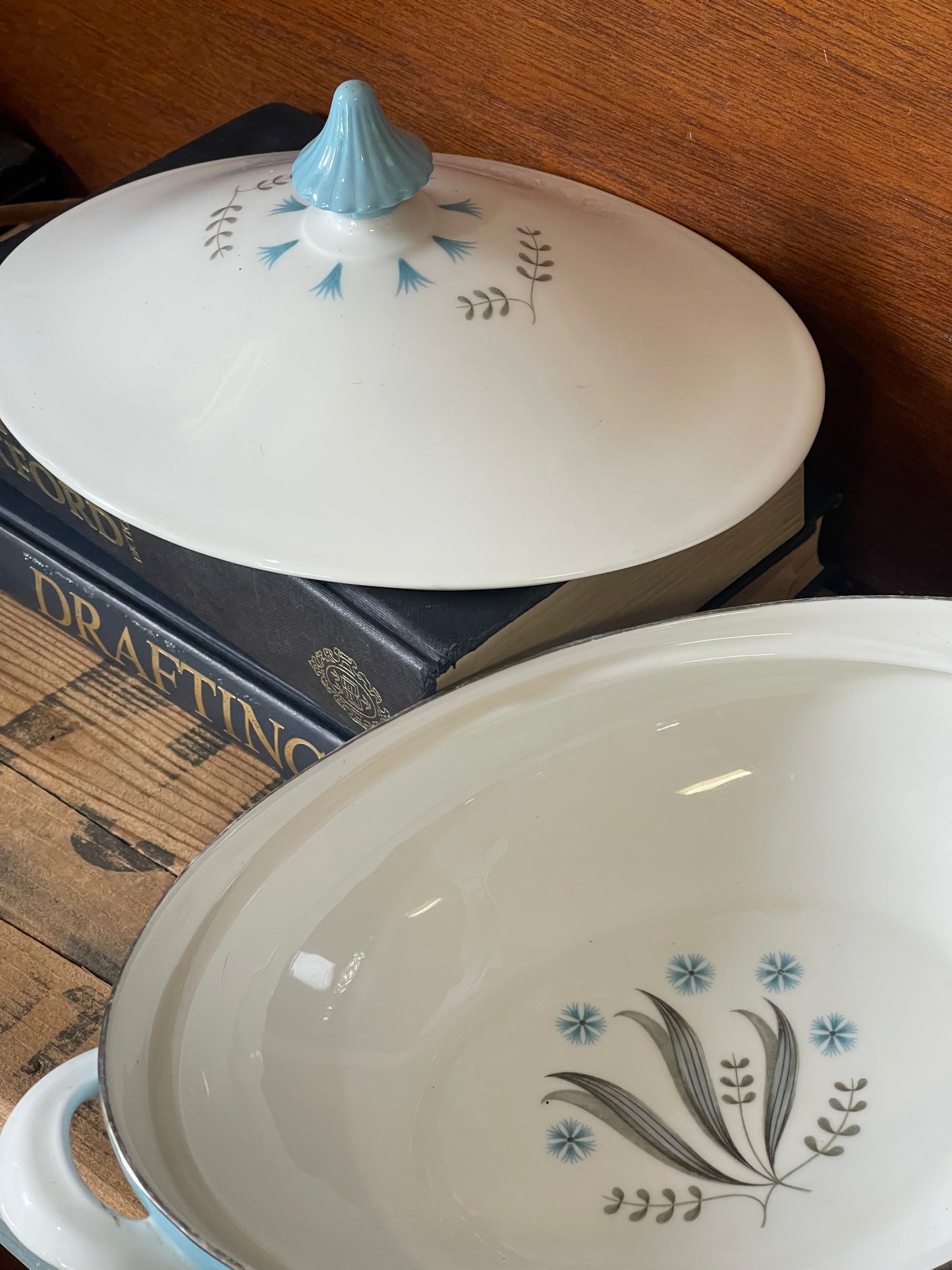 Royal Doulton - ‘Caprice’ Vegetable Tureen with Lid