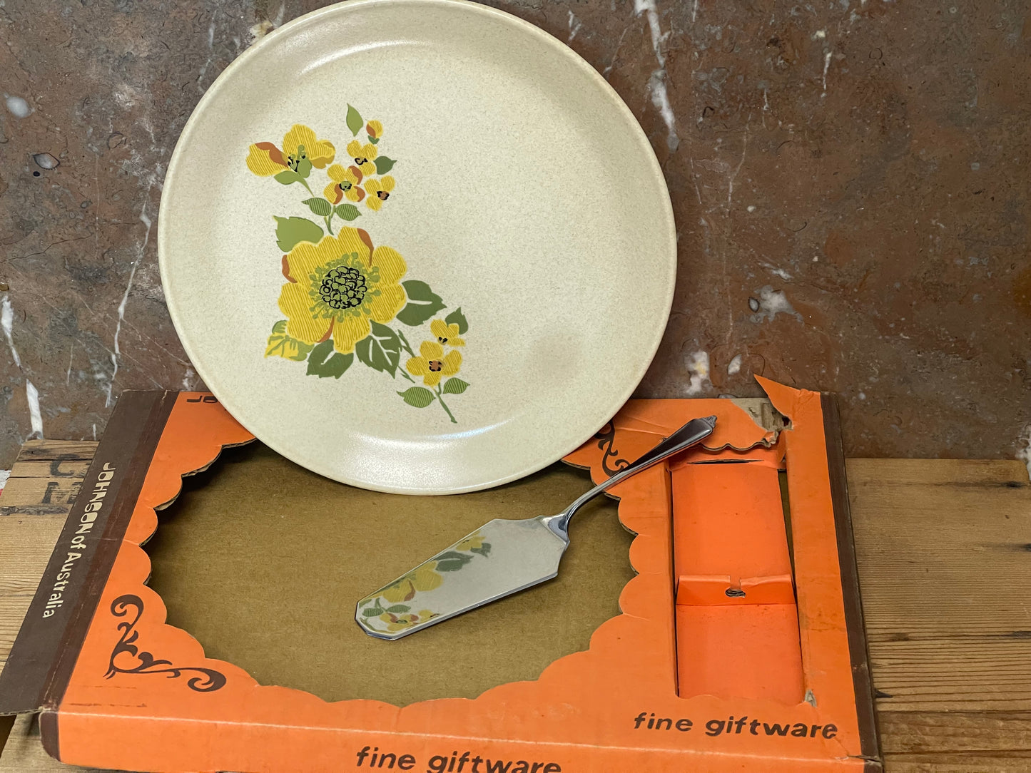 Vintage Johnson of Australia Cake Plate with Server – Original Gift Box (1970s)