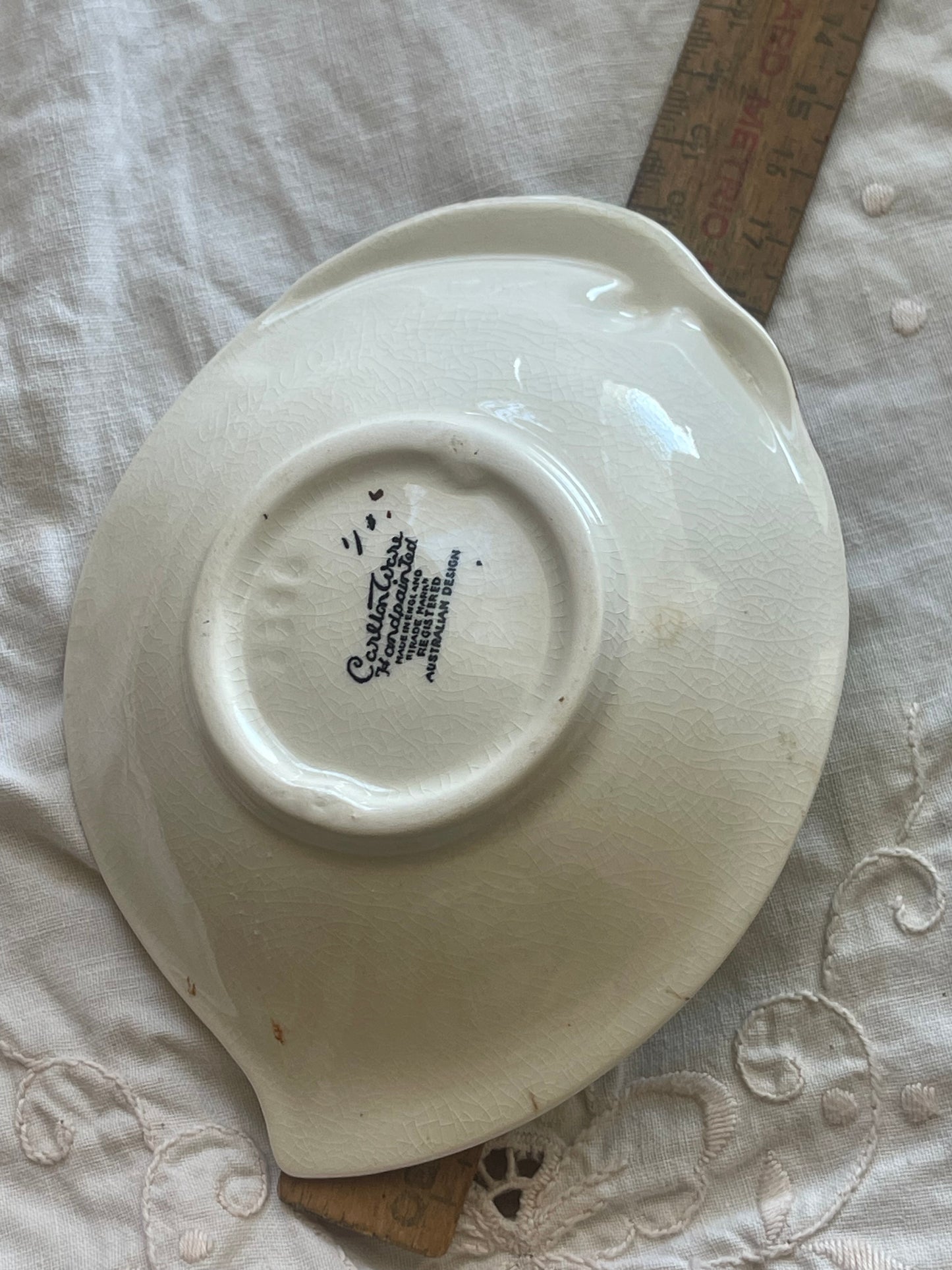 Vintage Carlton Ware Australian Design Leaf Dish – Botanical Rosehip Motif (Cairns Souvenir)