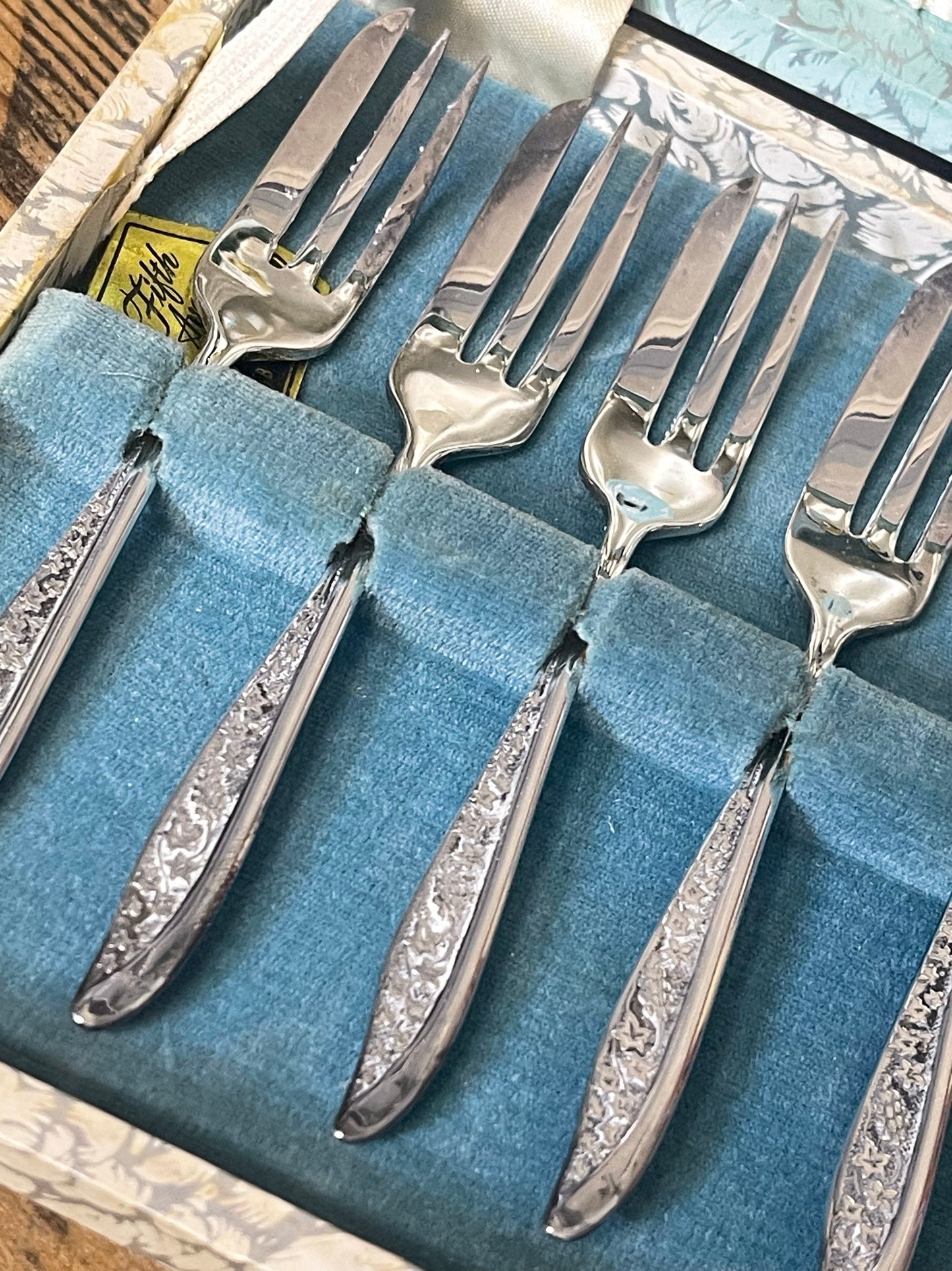 Vintage Arthur Price set of cake forks and server