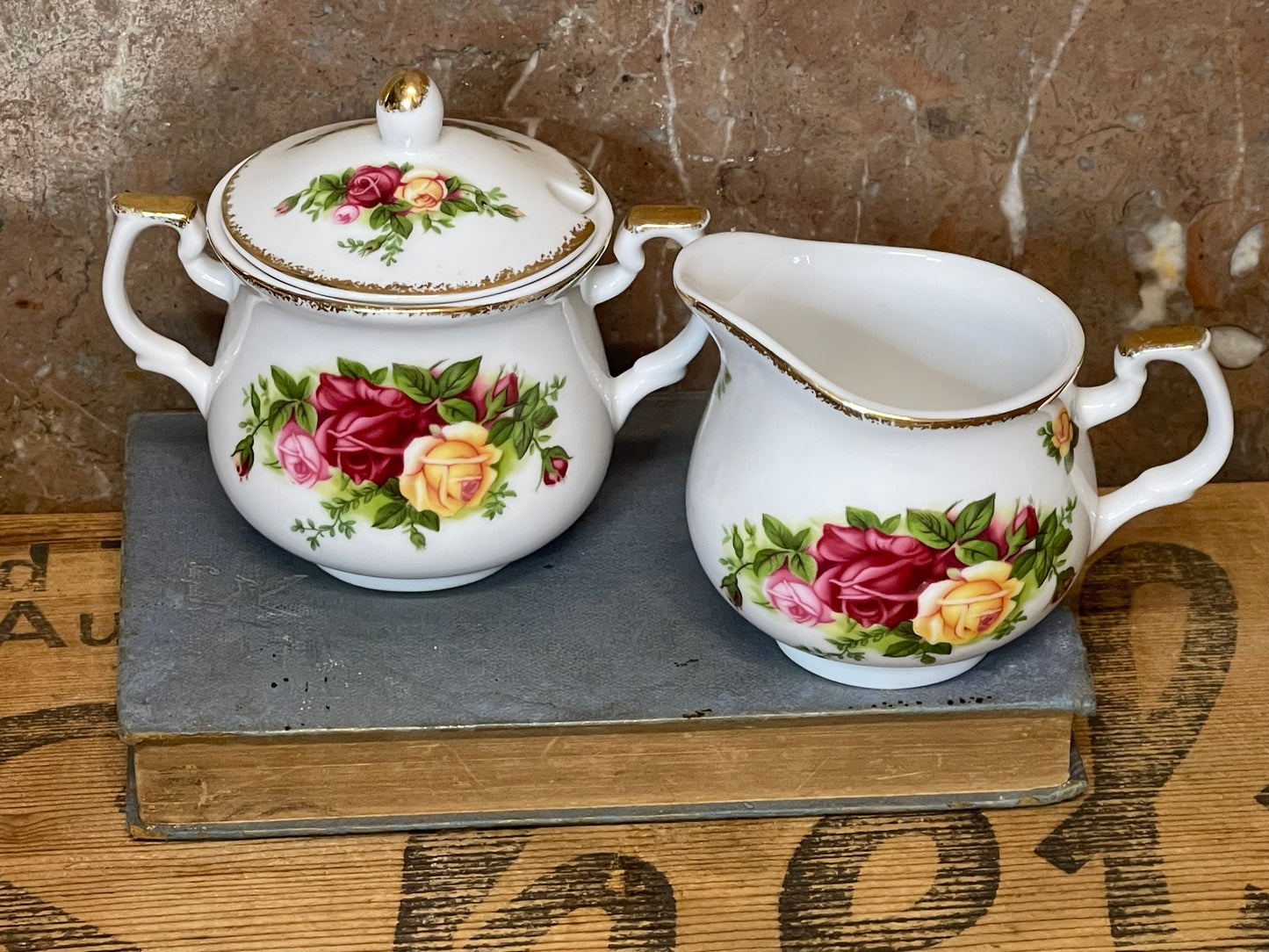Royal Albert Old Country Roses Sugar Bowl & Milk Jug Set