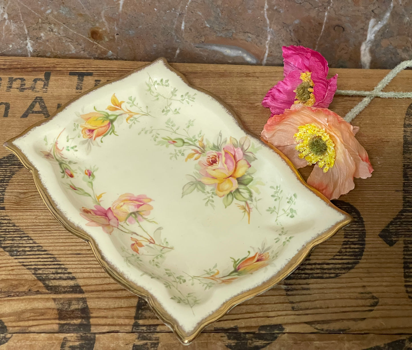 Royal Staffordshire Pottery (A.J. Wilkinson Ltd) “Honeyglaze” Floral Dish – Hand-Painted with Gilded Edge