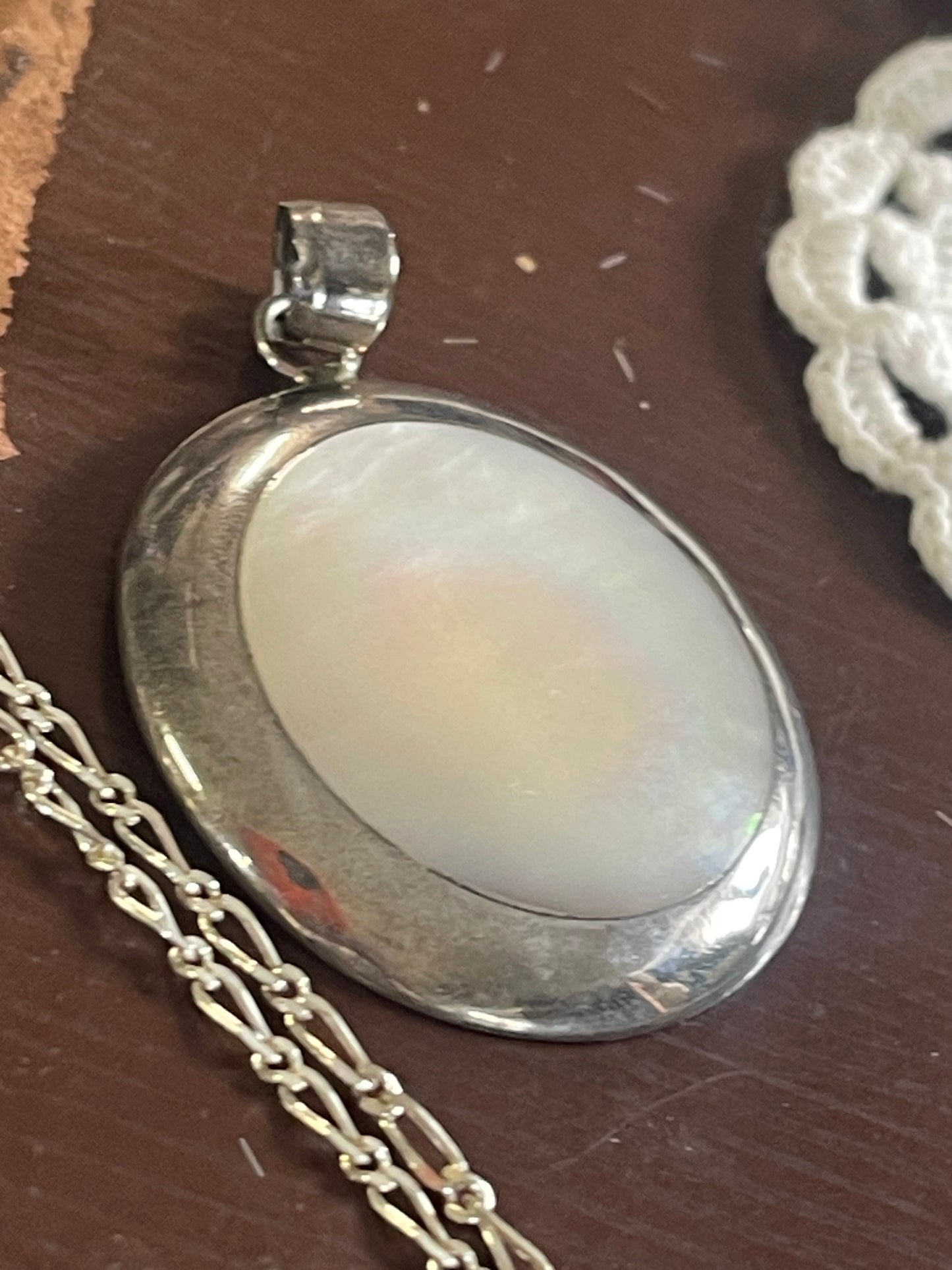 Vintage 925 Silver Pendant with Mother-of-Pearl Inlay – 4 cm