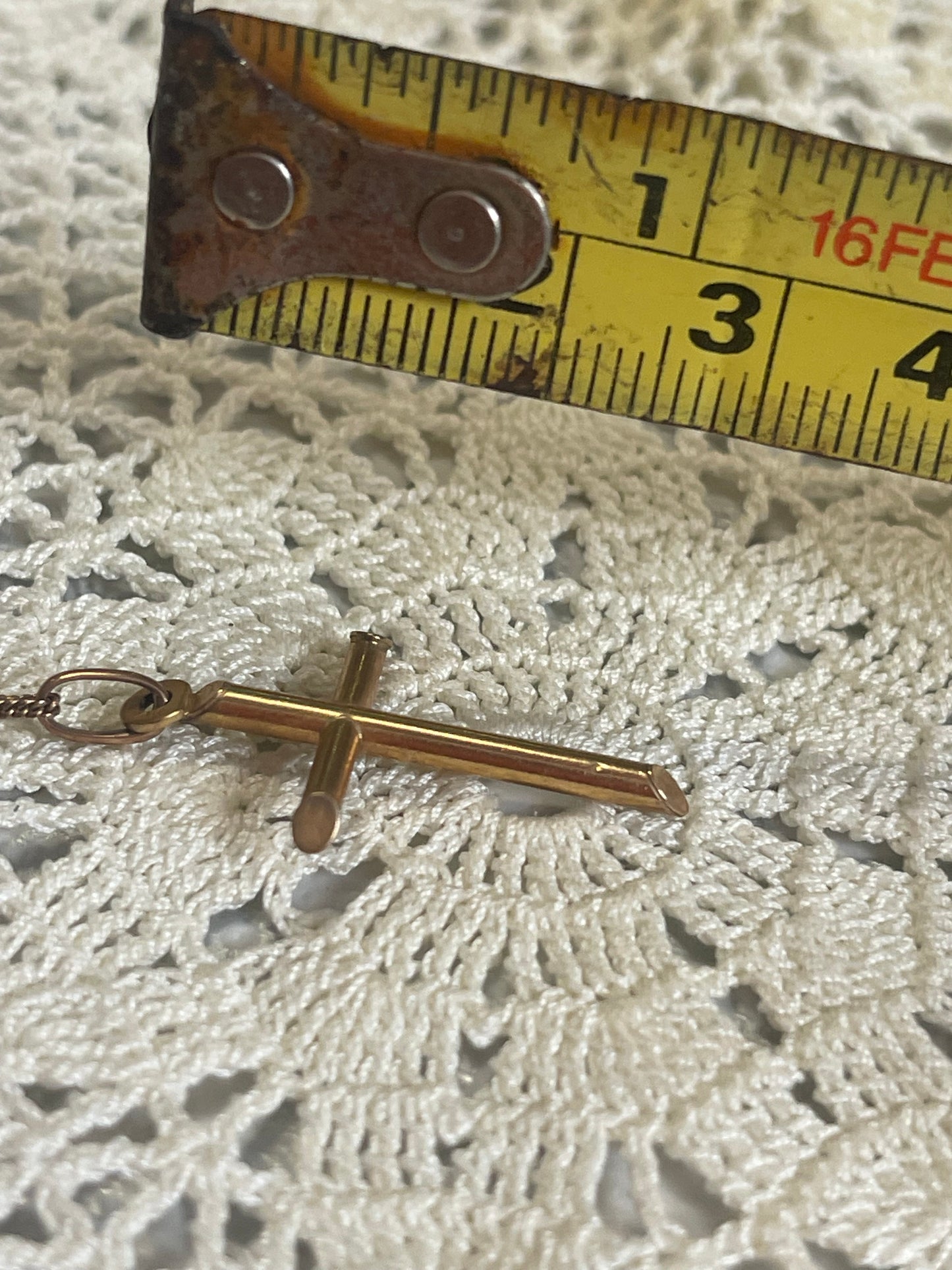 Italian 375 Gold Cross Pendant with Chain (40 cm)