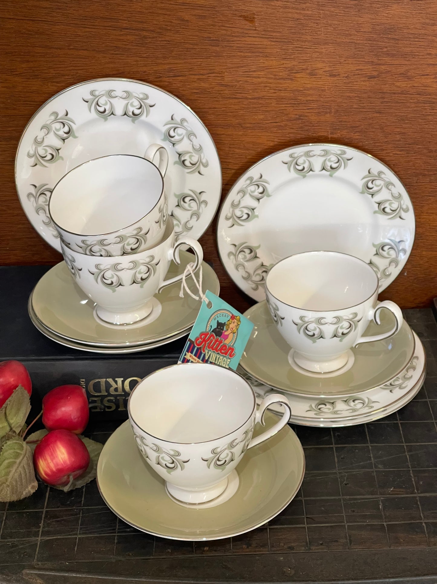 Four Adelphi CUP/SAUCER Trios Quality BONE CHINA Green/White Ridgeway Potteries-England
