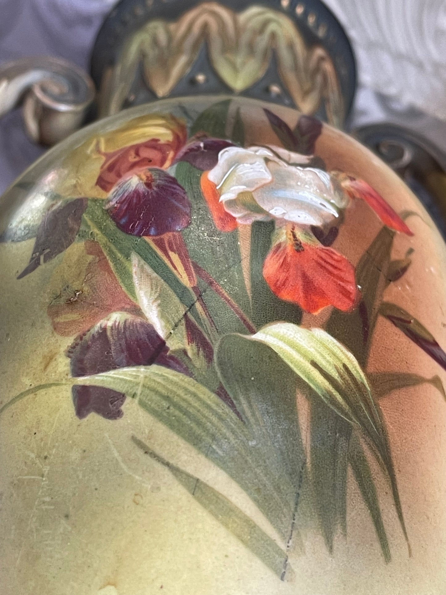 Antique Art Nouveau Hand-Painted Iris Vase with Twin Handles – c.1900s