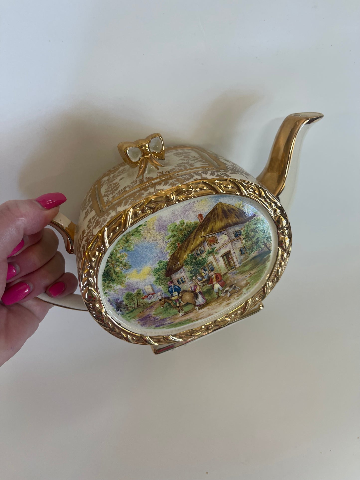Vintage 1930s Sadler Barrel Tea Pot with Country Tavern Scene
