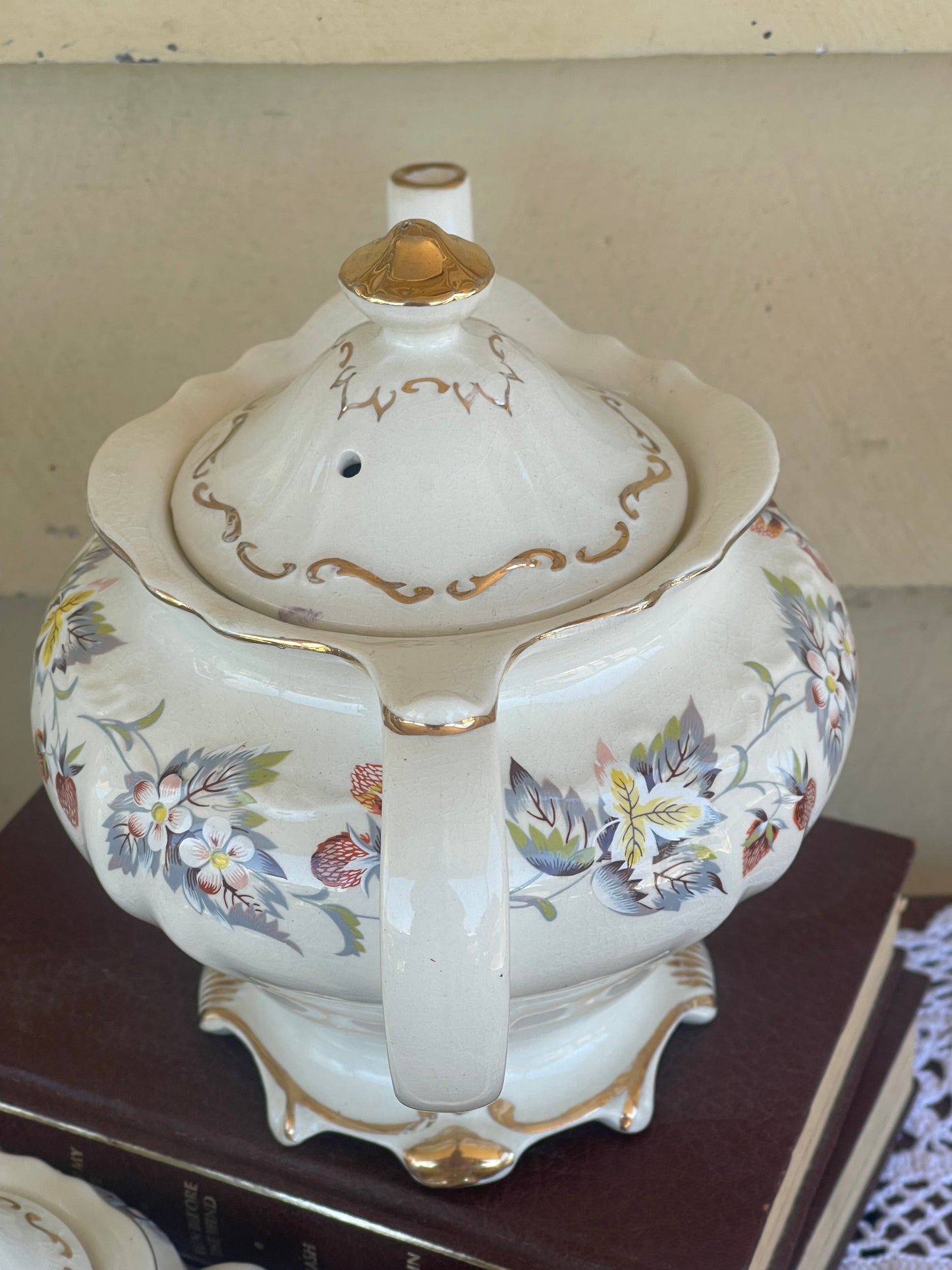 Vintage Sadler England Tea Set – Teapot, Milk Jug & Sugar Bowl with Hand-Painted Berries & Flowers (c.1950s)