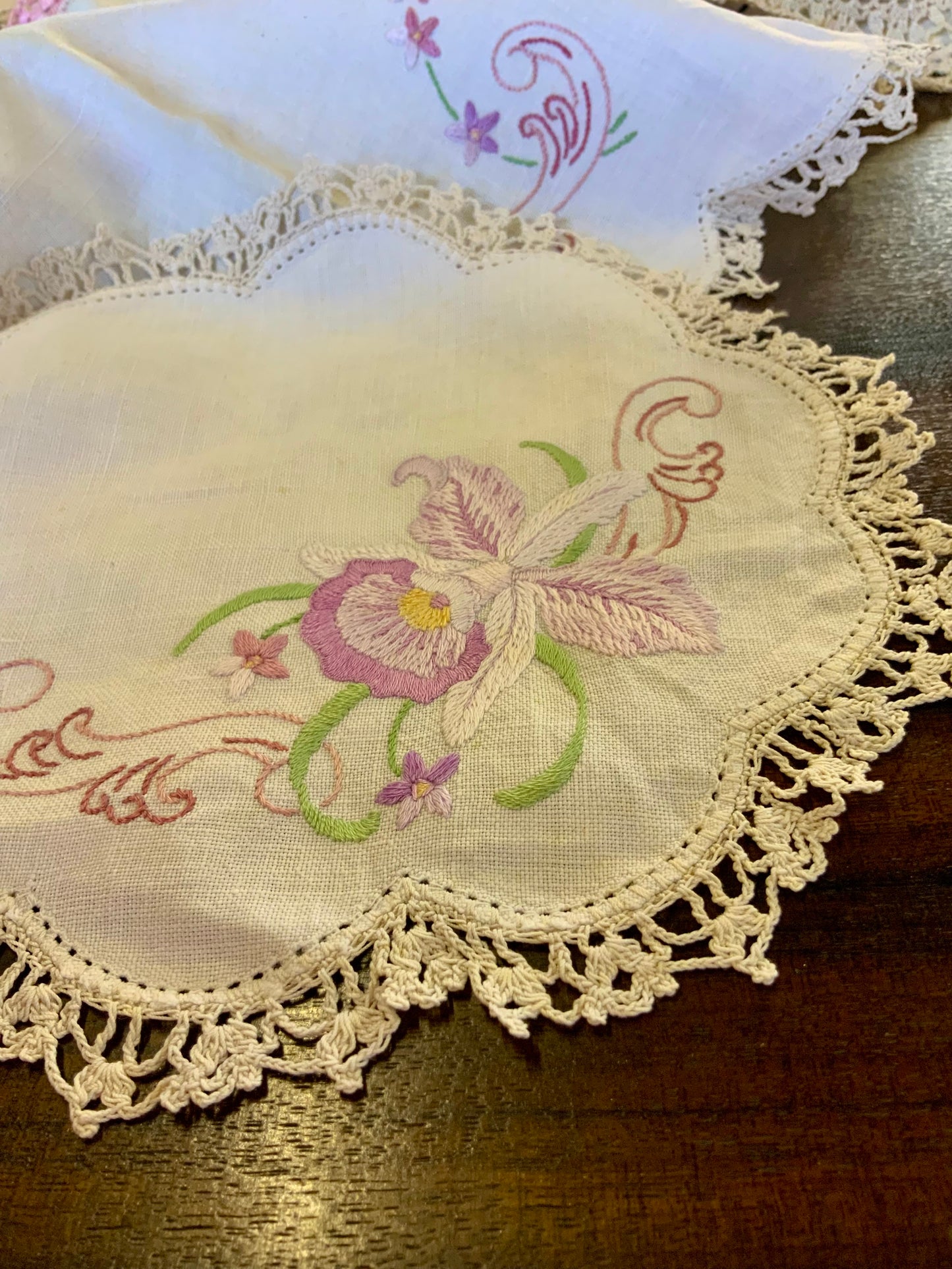 Vintage Hand-Embroidered Linen Doily Set with Orchid Motif & Crochet Lace