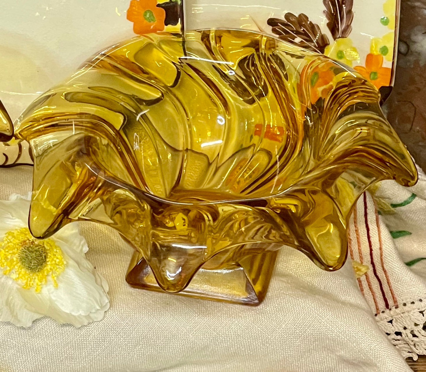 Vintage Bagley Amber Glass Swirl-Edge Pedestal Bowl – Art Deco Depression Glass (c.1930s, England)