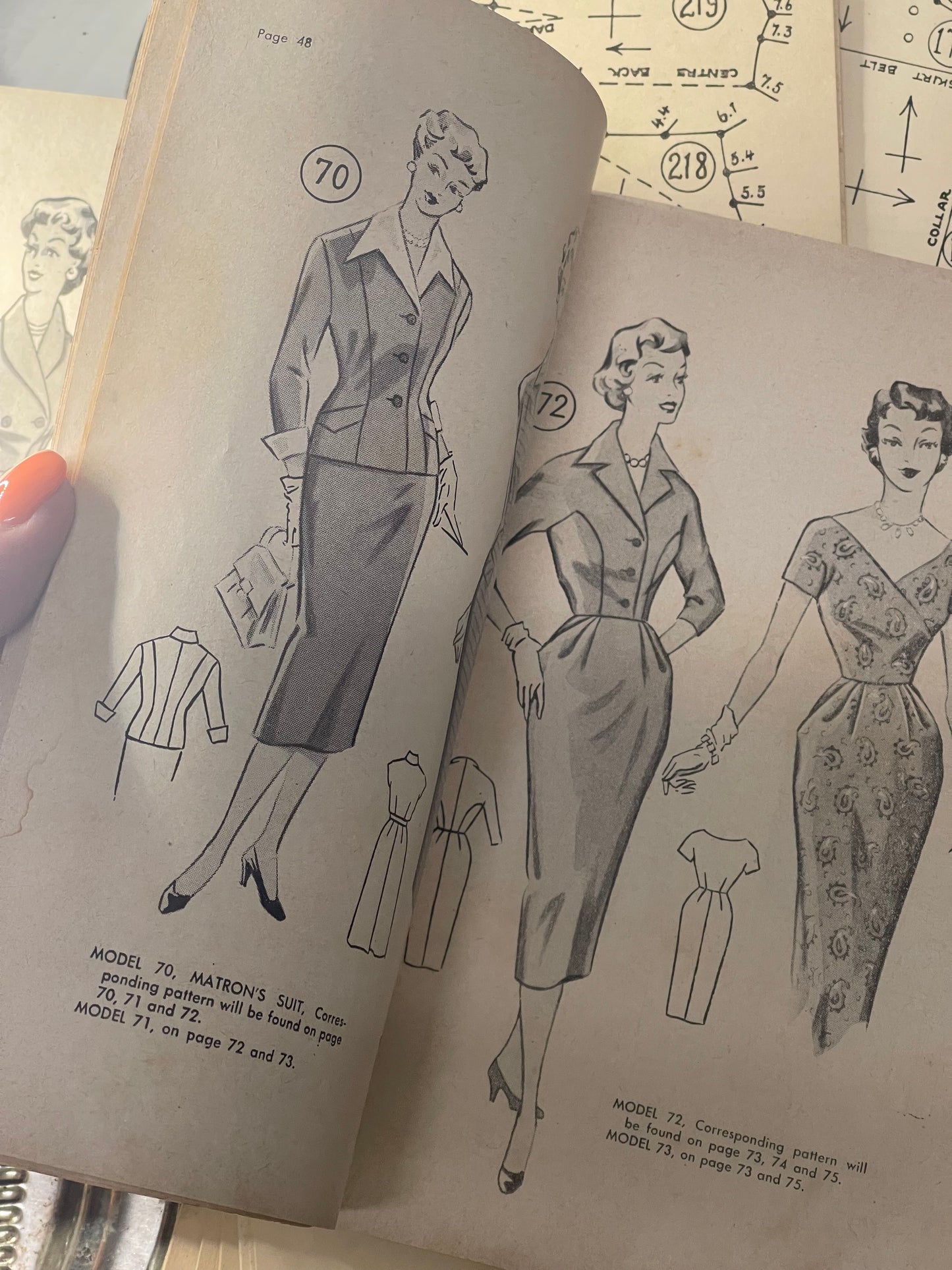 Vintage 50s "The Golden Dressmaker" book by Brecko Publishing Co
