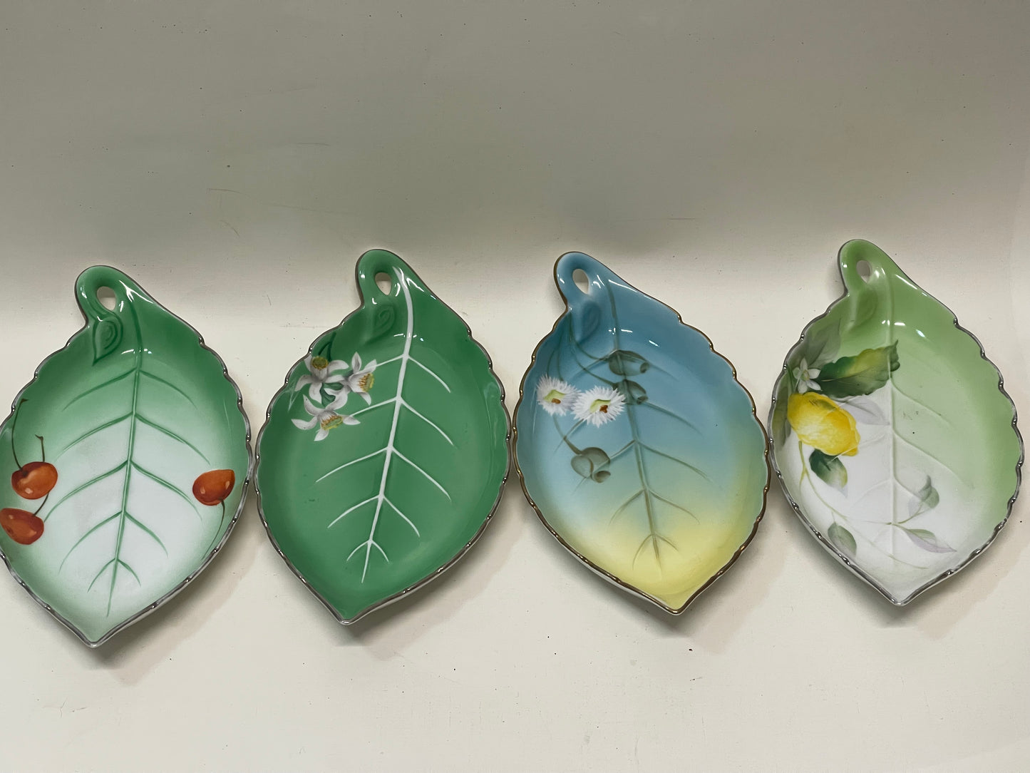Vintage 1930s Noritake leaf shaped hand painted trinket dishes set of four