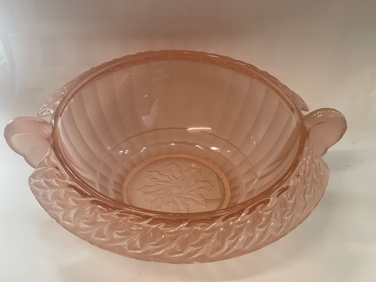 Vintage depression glass pink Berlin Bowl by Walther