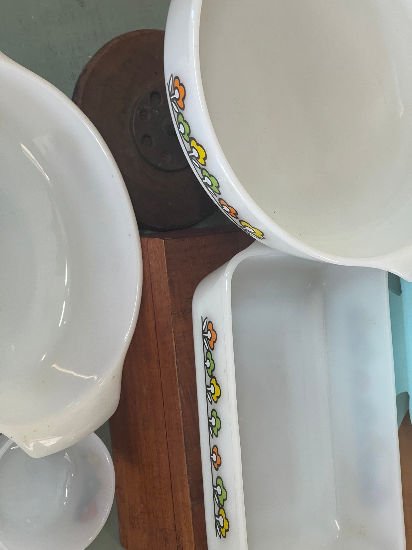 Vintage 70s Anchor Hocking Fire King ‘Summerfield’ Casserole Dish set