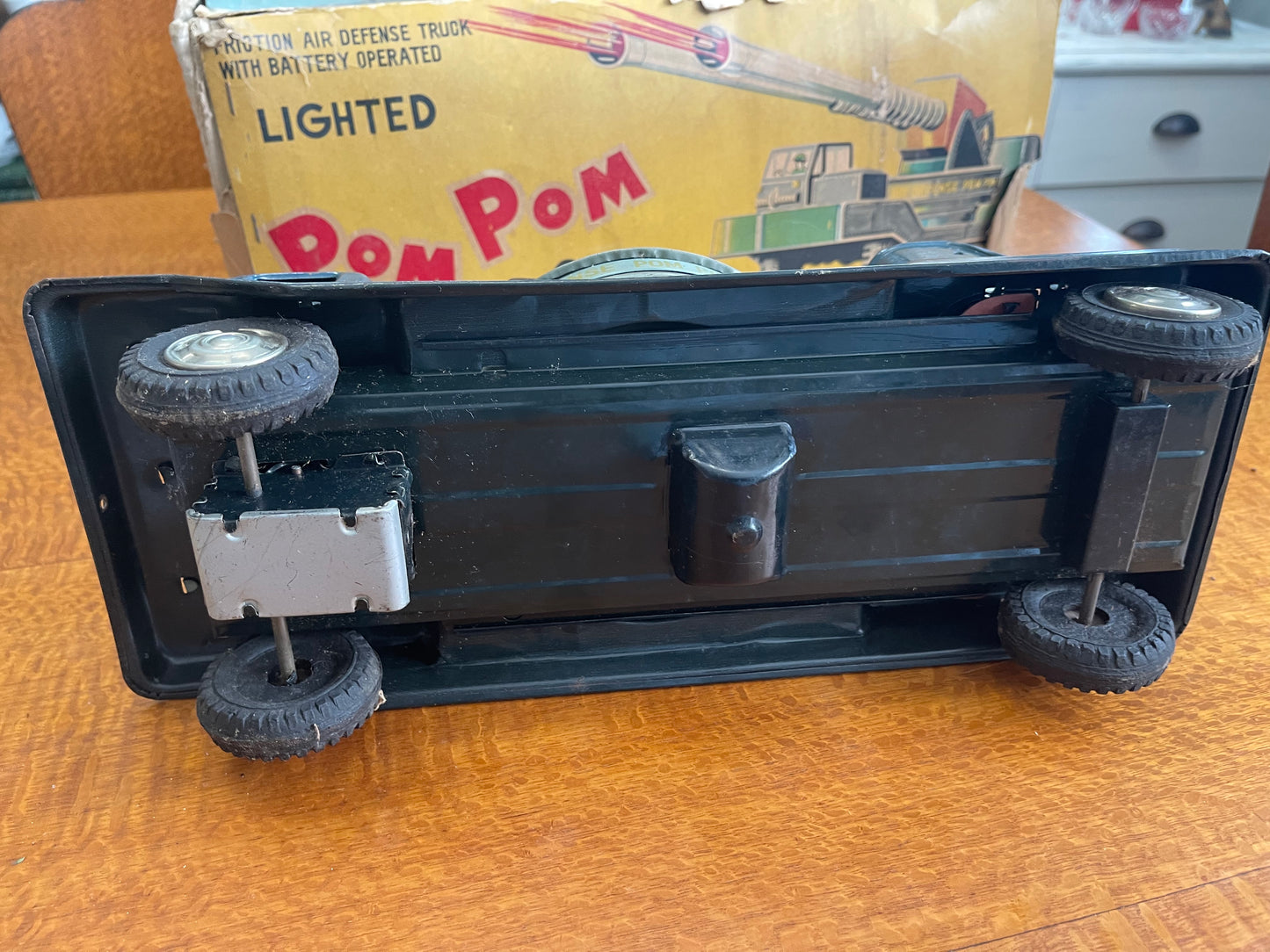 Vintage 1950s Linemar Japan Battery-Operated “Air Defense Pom Pom Gun” Truck Tin Toy — With Original Box