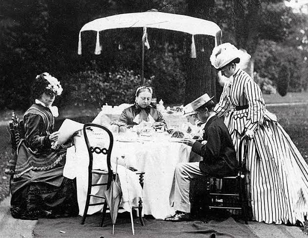 Afternoon Tea, Industrialisation & the Duchess Who Refined a Ritual