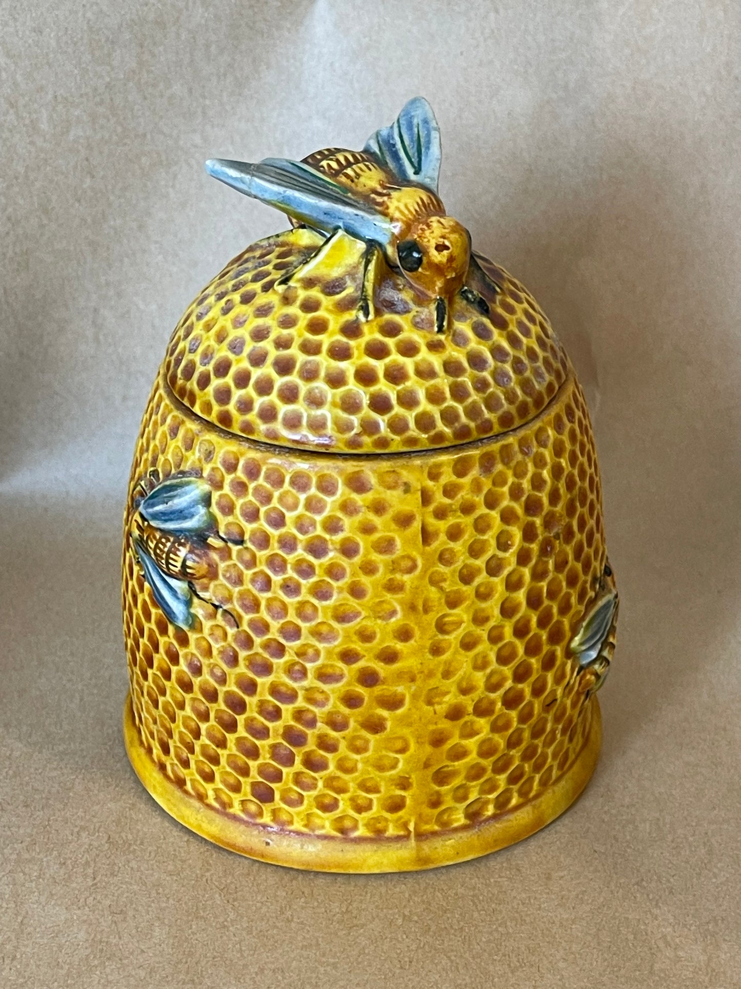 1950s Japanese Marutomo Ware honey or preserve pot with bees