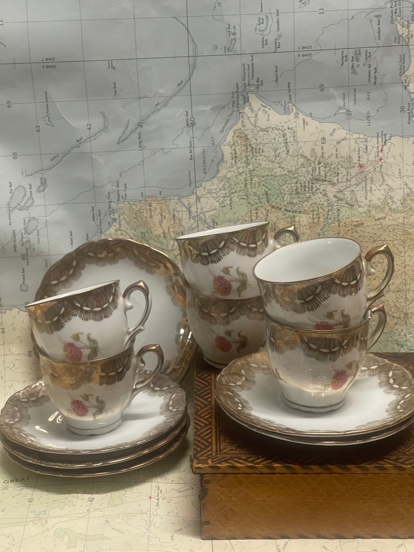 Victoria Fine China – Set of Six Small Teacups / Espresso Cups