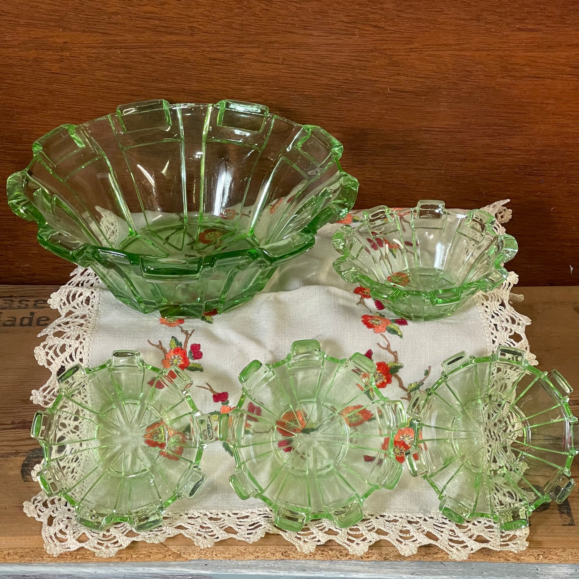 Vintage 1930s green Depression glass Dessert set Pylon pattern by