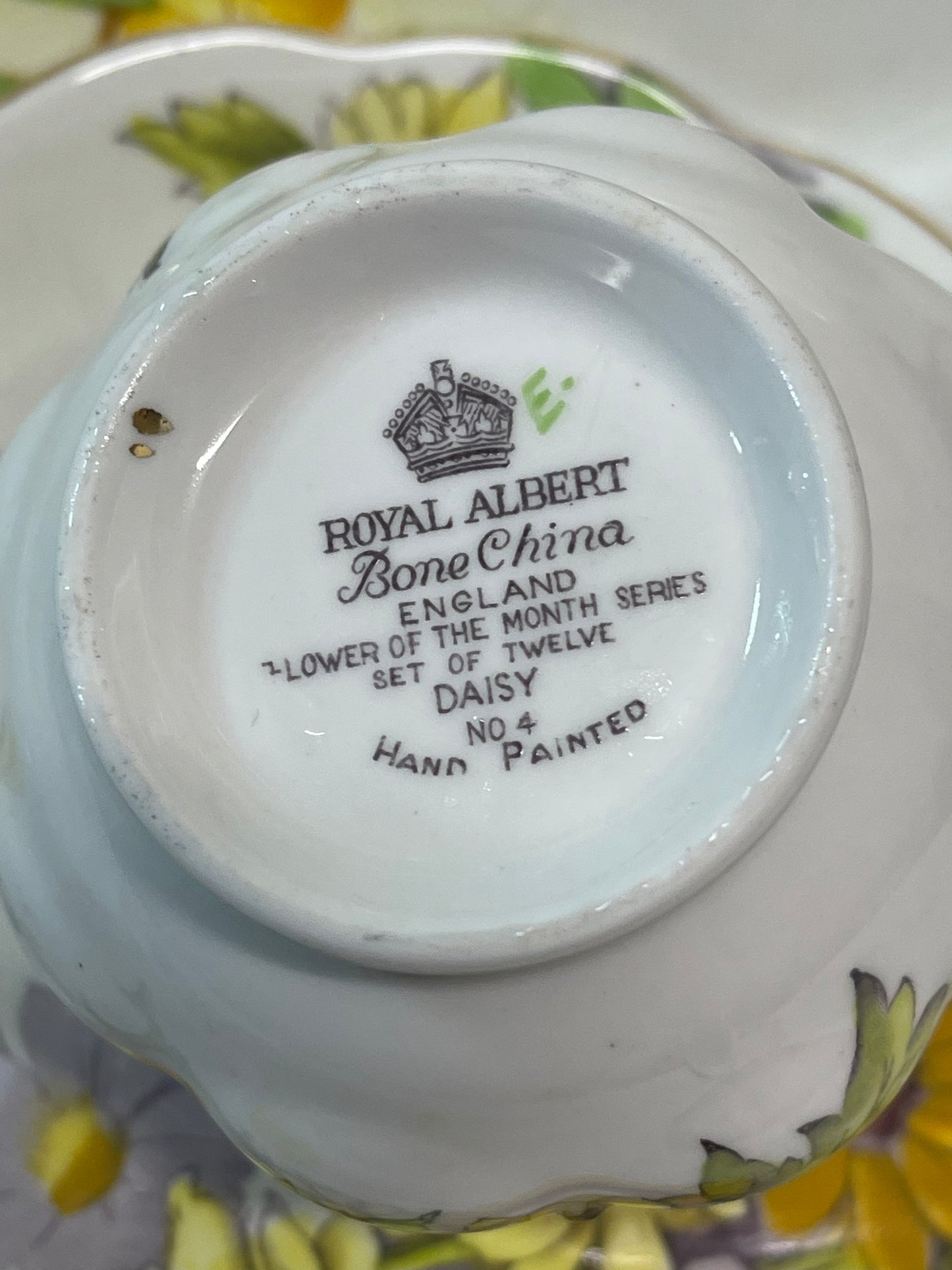 Royal Albert Daisy trio from the Flower of the Month series, April No. 4