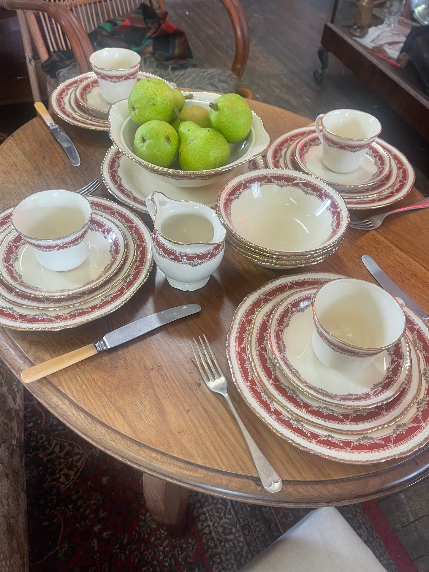 Ridgway Romantic Rose Garland Dinner Setting for Four (c.1950)