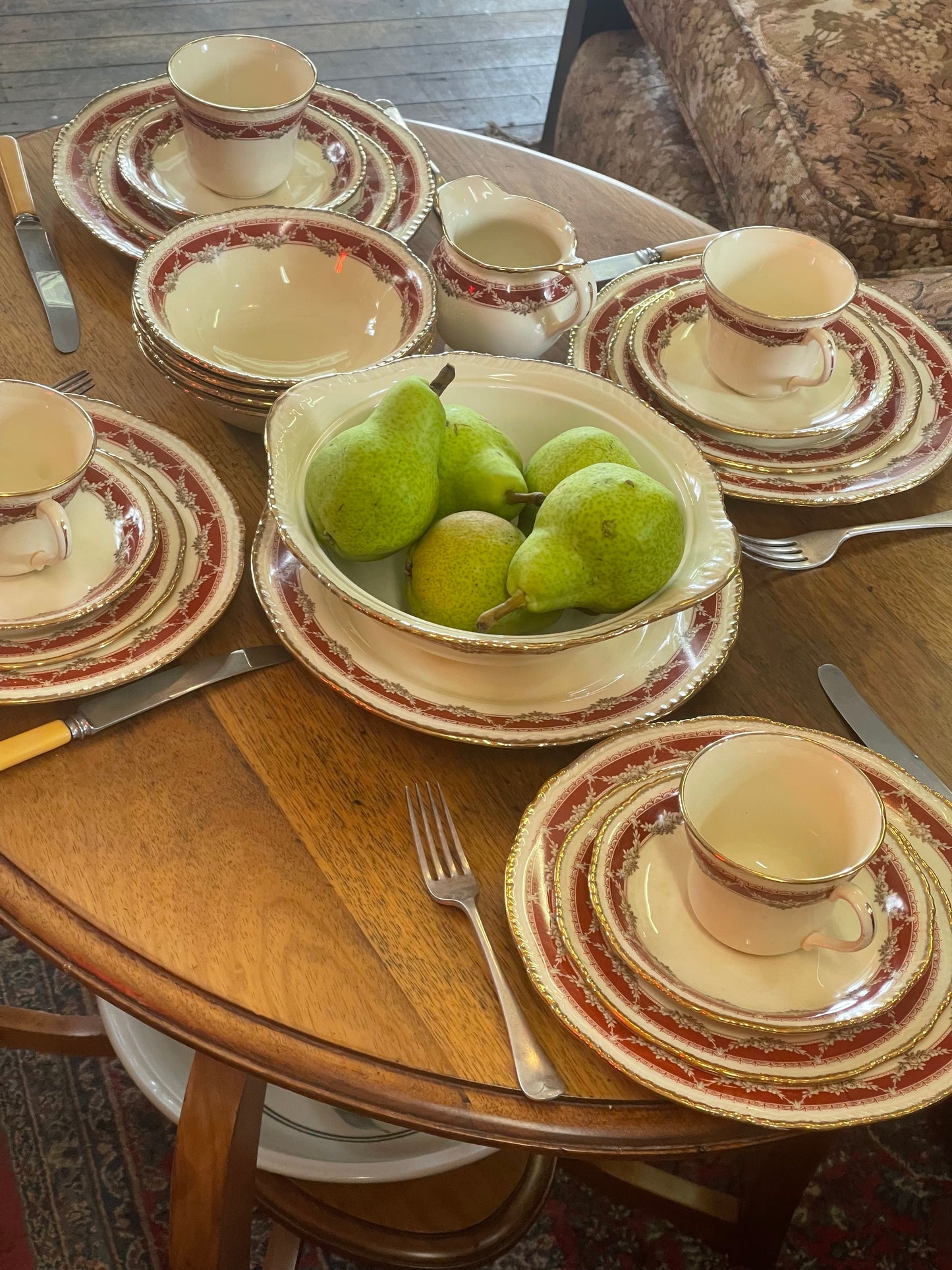 Ridgway Romantic Rose Garland Dinner Setting for Four (c.1950)