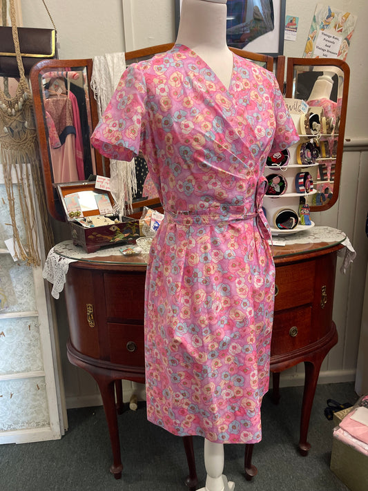 Vintage 60s handmade pink floral Rayon Dress Size 8-10