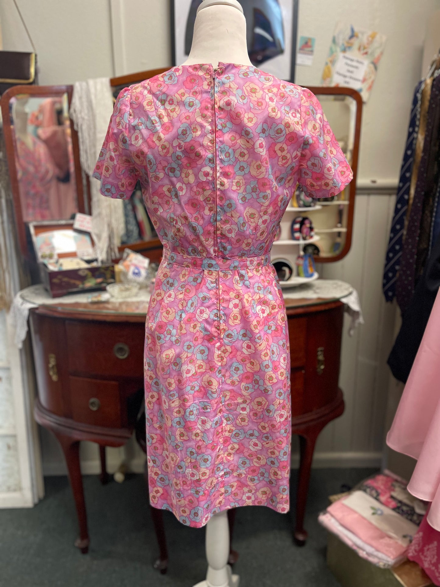 Vintage 60s handmade pink floral Rayon Dress Size 8-10
