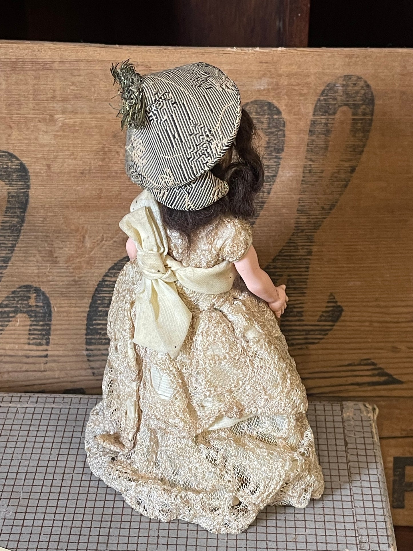 1950s Hard Plastic Lace Dress Doll – Cone Hat – 20cm – Mid-Century Bridal / Debutante Style