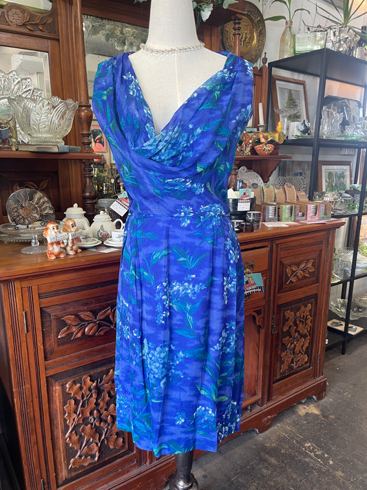 Vintage 1960s blue floral chiffon cocktail dress size 8. 84cm Bust
