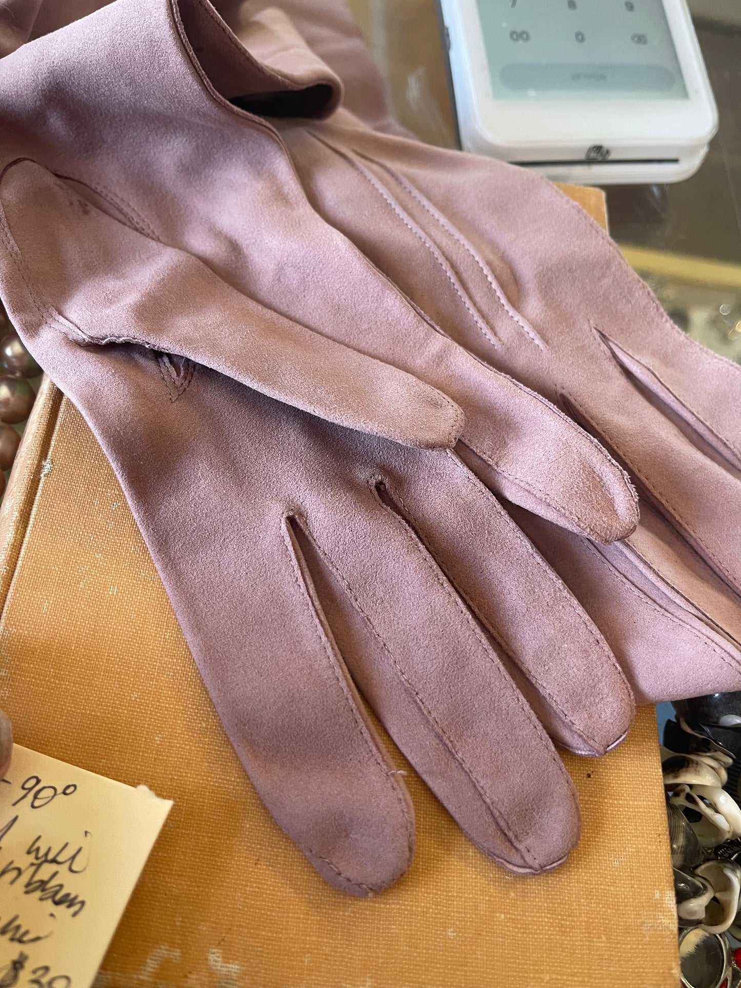 Vintage French Suede Gloves — Dusty Mauve (c.1950s–60s)