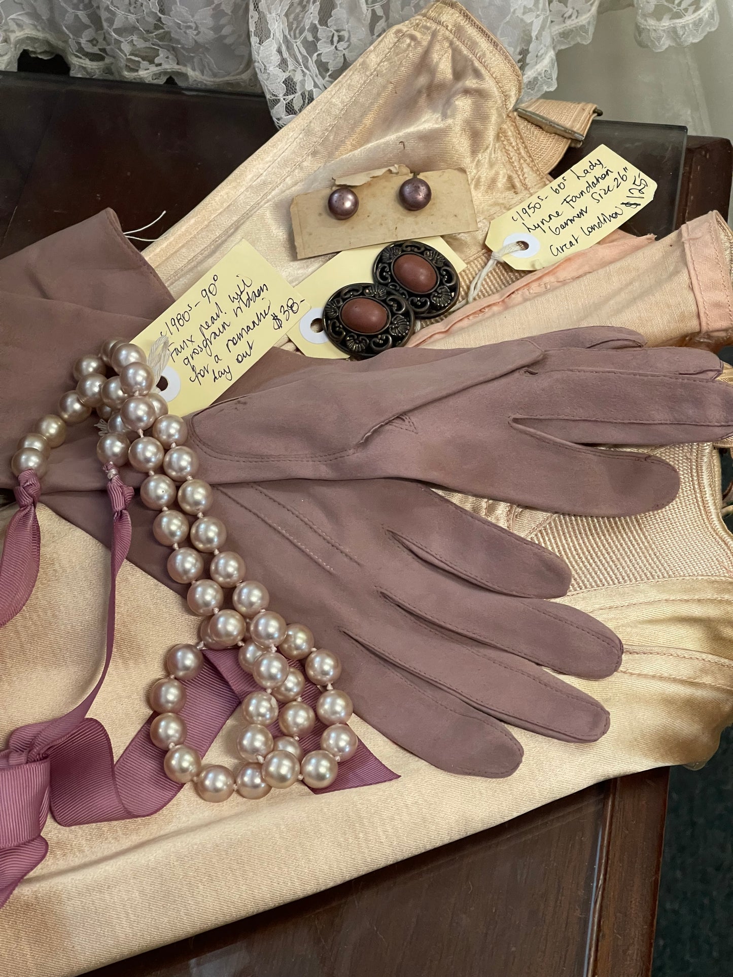 Vintage Blush Pearl Ribbon Necklace (c.1980s–90s)