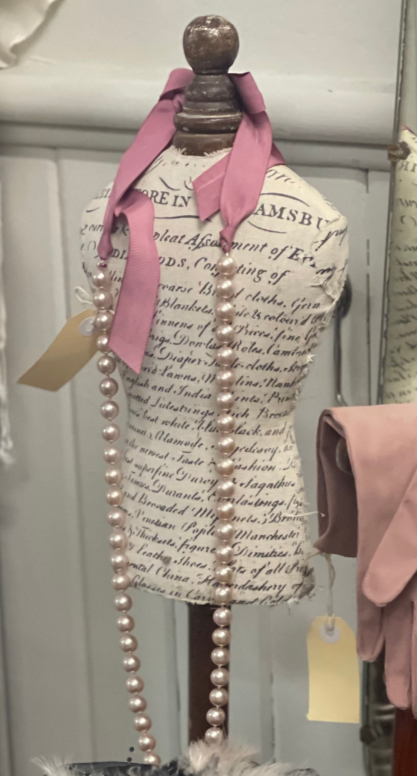 Vintage Blush Pearl Ribbon Necklace (c.1980s–90s)