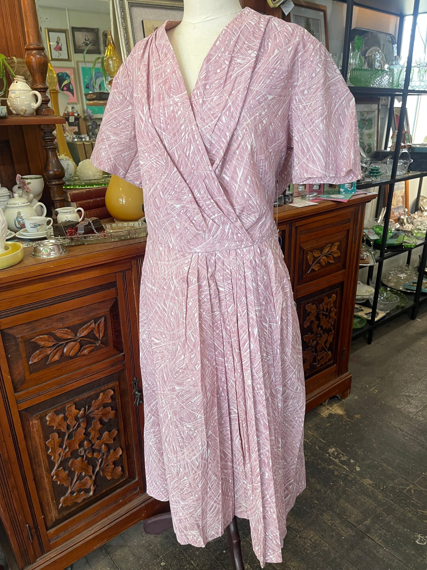 Vintage 60s New Deadstock Vintage pink cotton polyester dress , size Large 104 cm bust