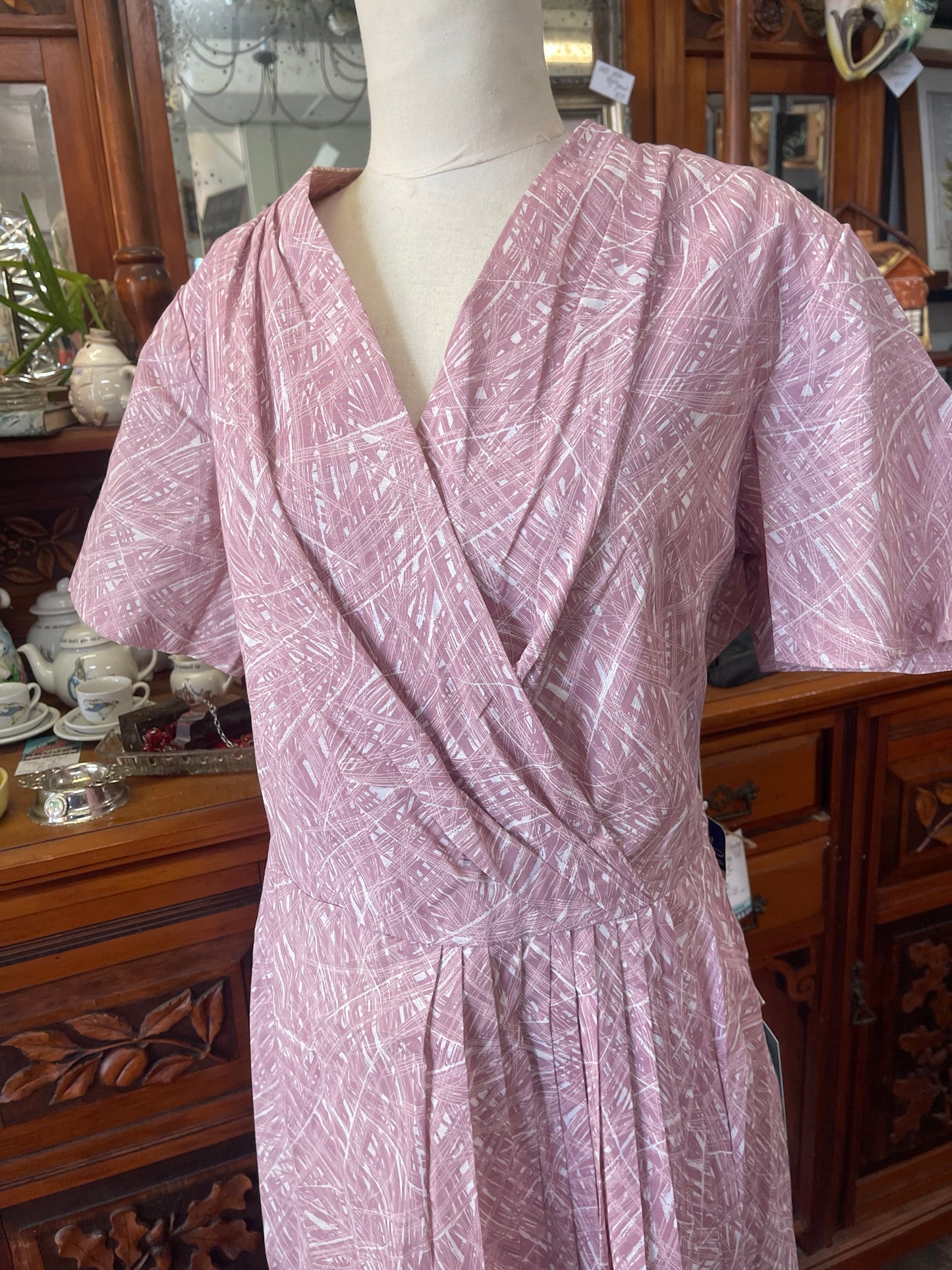 Vintage 60s New Deadstock Vintage pink cotton polyester dress , size Large 104 cm bust