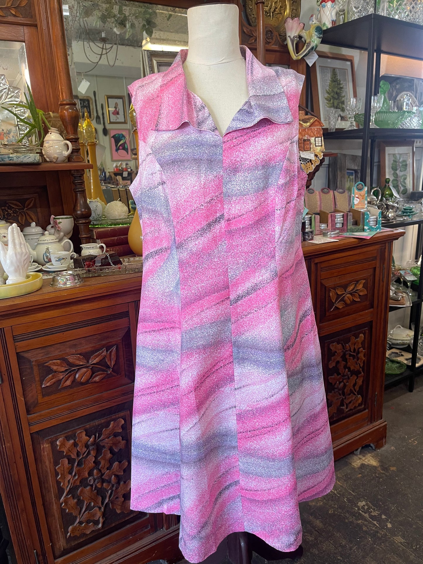 Vintage 70s pink polyester A-line sleeveless dress Size 14-16