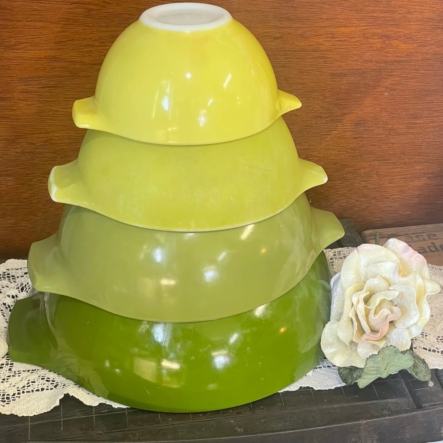 Set of 4 vintage Pyrex Cinderella nesting mixing bowls in olive and avocado greens