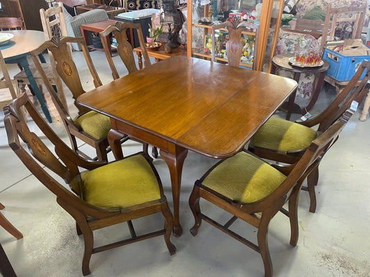 Vintage Queen Anne Style drop leaf dining table and six chairs